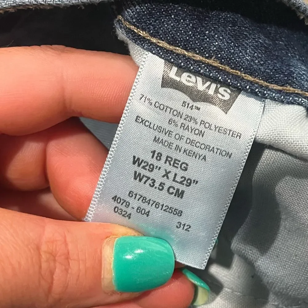Levis details mid